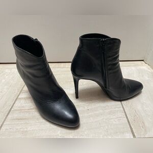 Fiori Francesi black boots. Made in Italy.